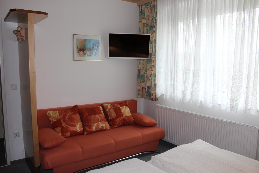 Gaestehaus Karassowitsch 루스트 객실 사진